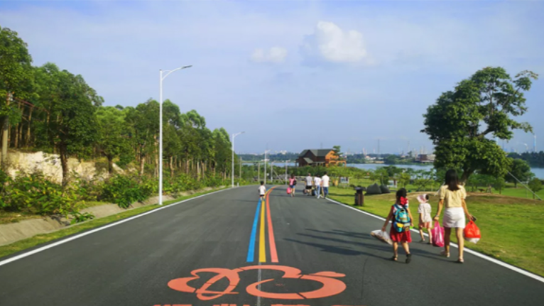 Greenway links Maoming's beautiful scenic spots