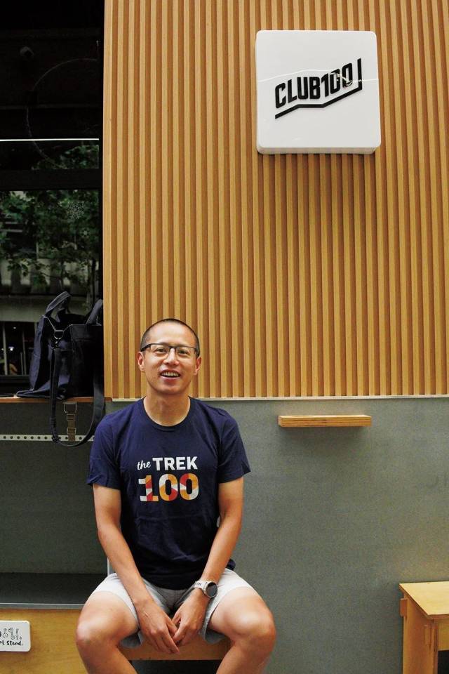 ▲自行车赛事解说员、自行车运动推广者邹成 图/本刊记者 聂阳欣