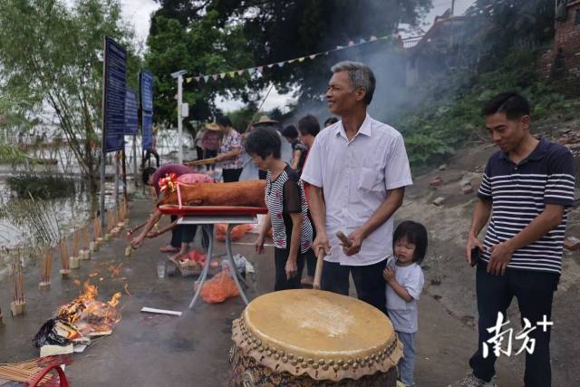南方+ 吴明 拍摄