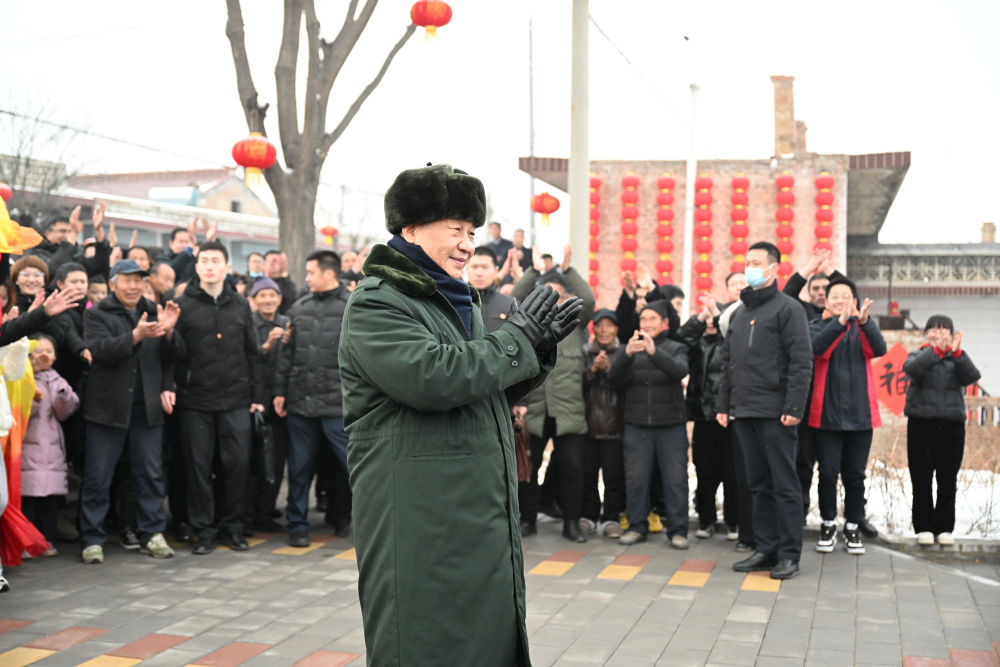 2022年1月26日下午，习近平总书记在临汾市汾西县僧念镇段村考察。新华社记者 李学仁 摄