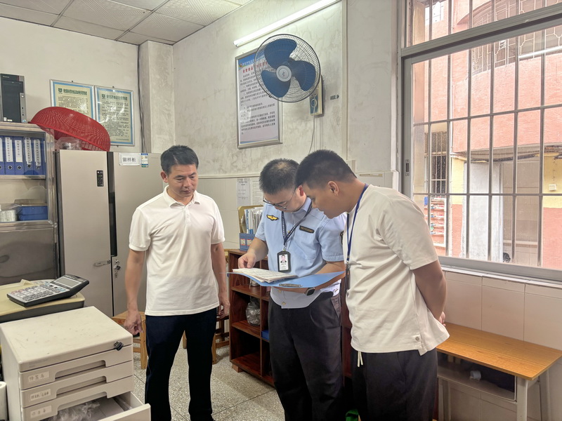 罗定市强化考点供餐食品安全 确保师生“舌尖上的安全”