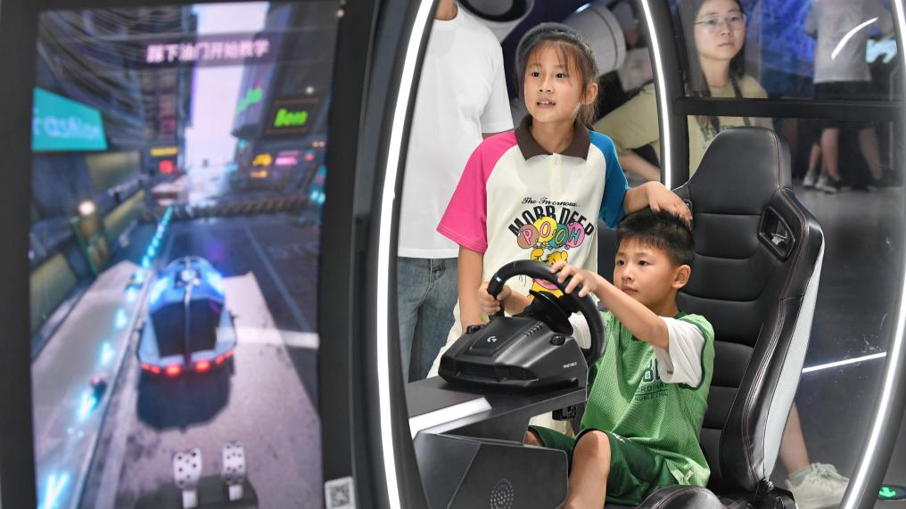 Students across China enrich summer vacation with various activities