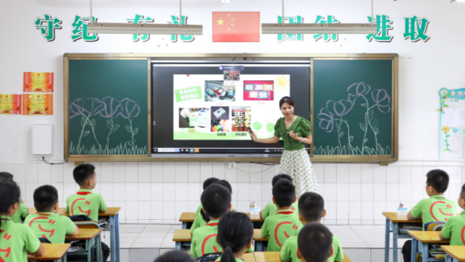 东莞优化升级课程  规范化培训1272名见习教师