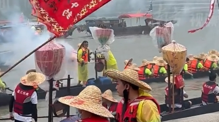 广州龙船“走亲戚”啦！一起来睇