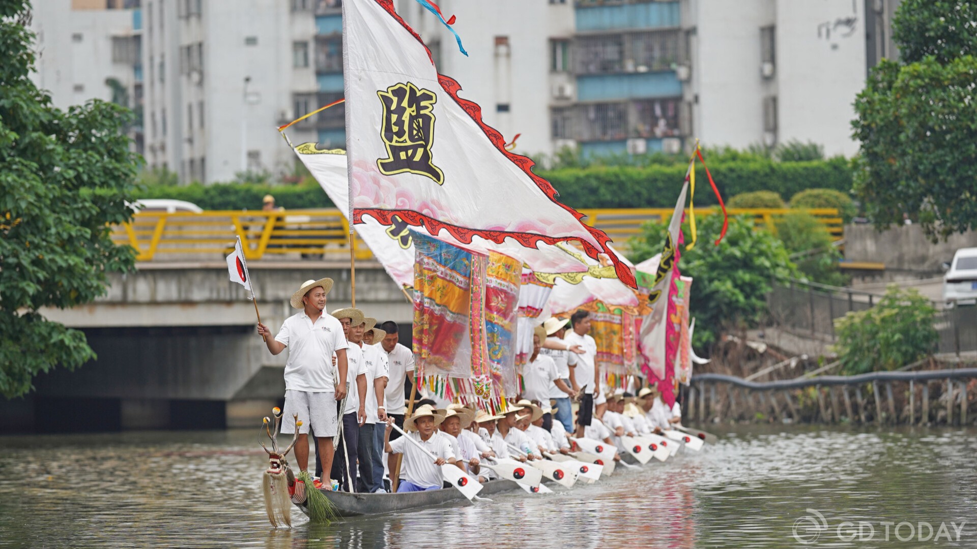 I rode China's oldest dragon boat in Foshan's Nanhai