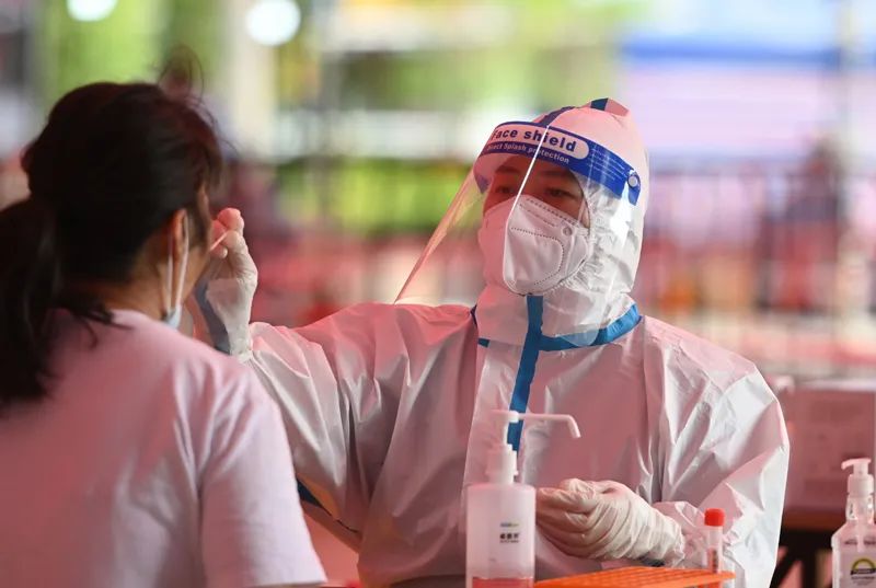 GD:198+2,330 local cases; Tianhe's Tangxia halts dine-in services