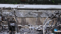 广州天河发生一起电动自行车爆燃事故，现场十余辆车只剩铁架