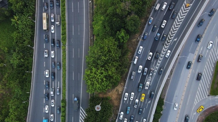 国庆假期全社会跨区域人员流动量预计将达19.4亿人次