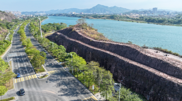 河源市区迎客大桥桥北公园