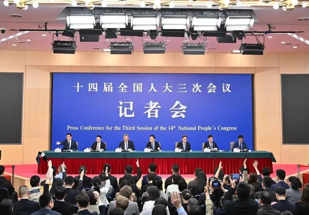 财政部部长蓝佛安出席十四届全国人大三次会议经济主题记者会文字实录