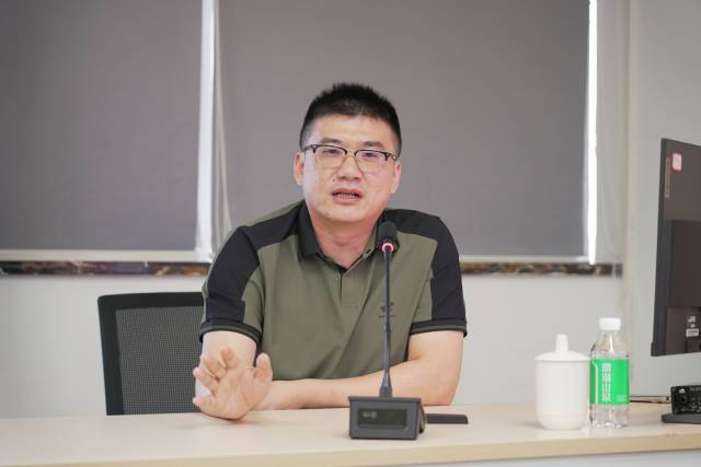 南方农村报畜牧与水产事业部总监苏若晶分享《“年鱼经济”对畜牧产业的作用》。 南方农村报畜牧与水产事业部总监苏若晶分享《“年鱼经济”对畜牧产业的作用》。