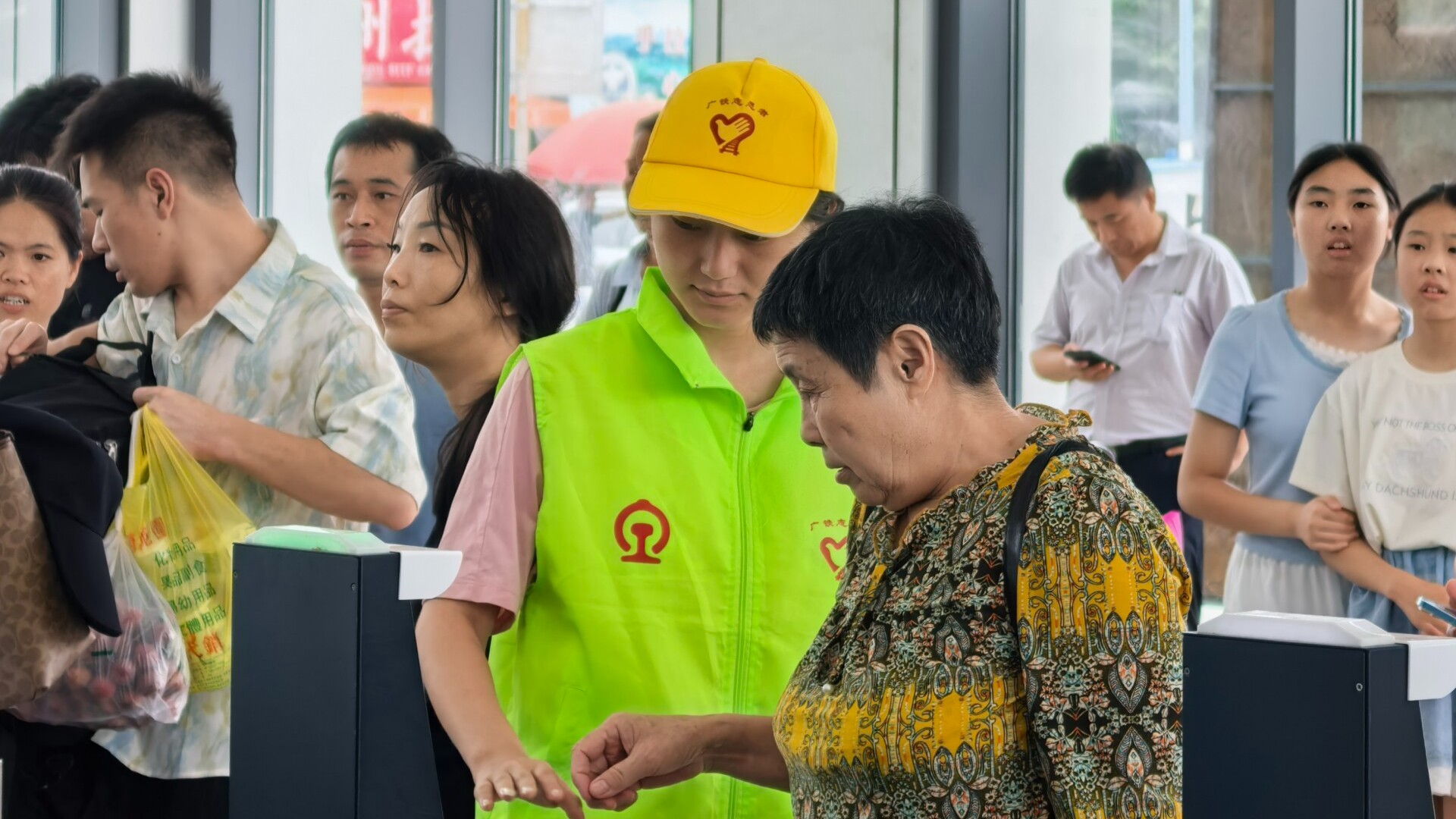 Huizhou Railway Station sees 568,500 summer passengers, up 4.3% YoY