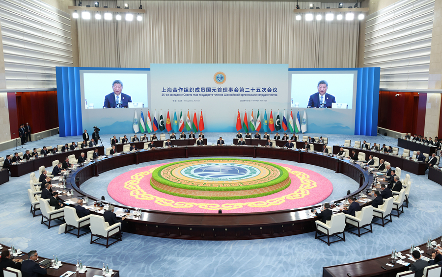 　　9月1日上午，上海合作组织成员国元首理事会第二十五次会议在天津梅江会展中心举行。中国国家主席习近平主持会议并发表题为《牢记初心使命　开创美好未来》的重要讲话。新华社记者 丁海涛 摄
