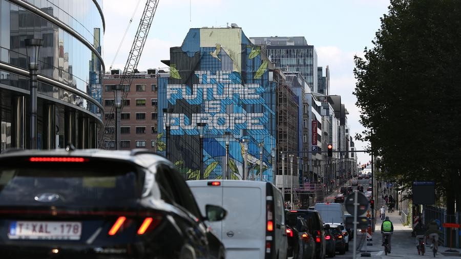 Europe faces political uncertainties heading into 2025