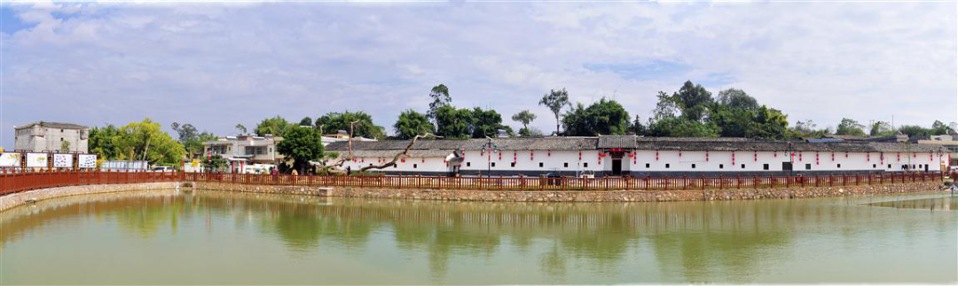 红梨村省文化和旅游特色村：位于始兴县马市镇，是国家3A级景区、广东省文化和旅游特色村。
