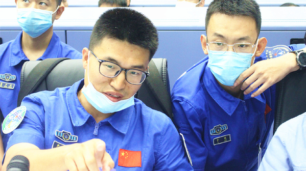 飞天圆梦丨梦天升空，火箭“神经中枢”背后的航天人