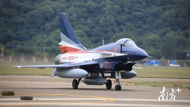 中国空军“八一”飞行表演队抵珠，将与“红鹰”一同炫舞长空