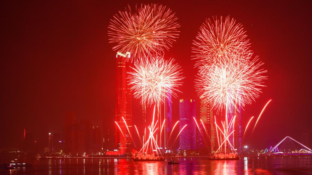 Hengqin Firework Show celebrates the Spring Festival