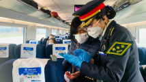 守护团圆路,他们“不回家”——春运坚守者的新春故事 守护团圆路,他们“不回家”——春运坚守者的新春故事