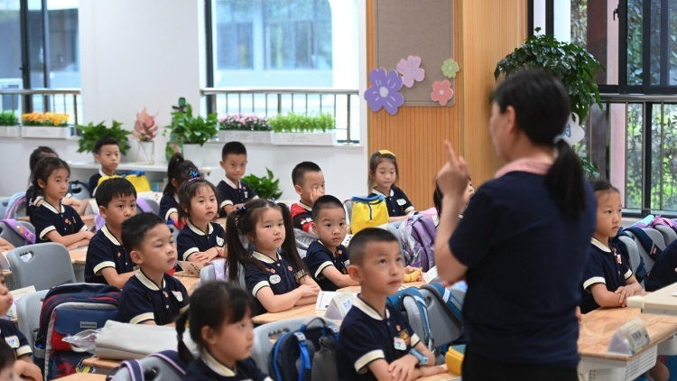 “十四五”时期中央财政累计安排160亿元支持开展教师培训