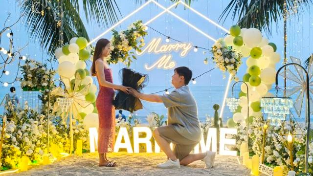 Shocked by Taylor Swift's engagement? This Qixi, "I Know Places" for your romantic engagement