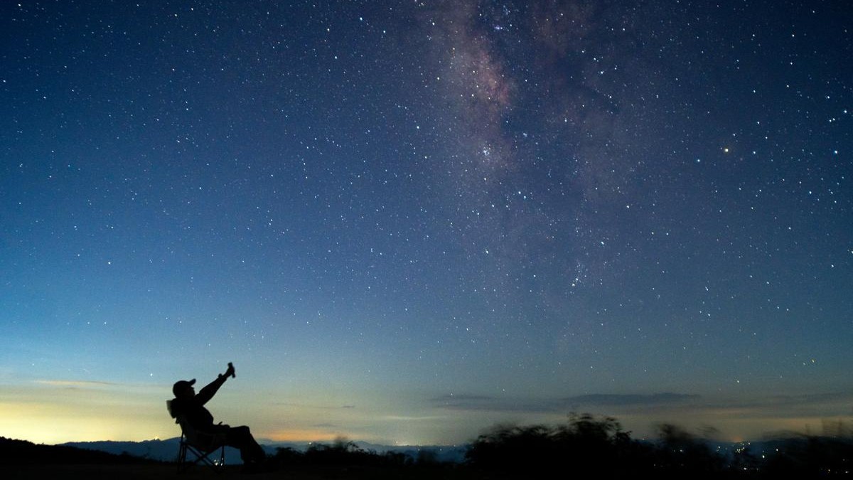 Milky Way visible with naked eye at Guizhou wind farm
