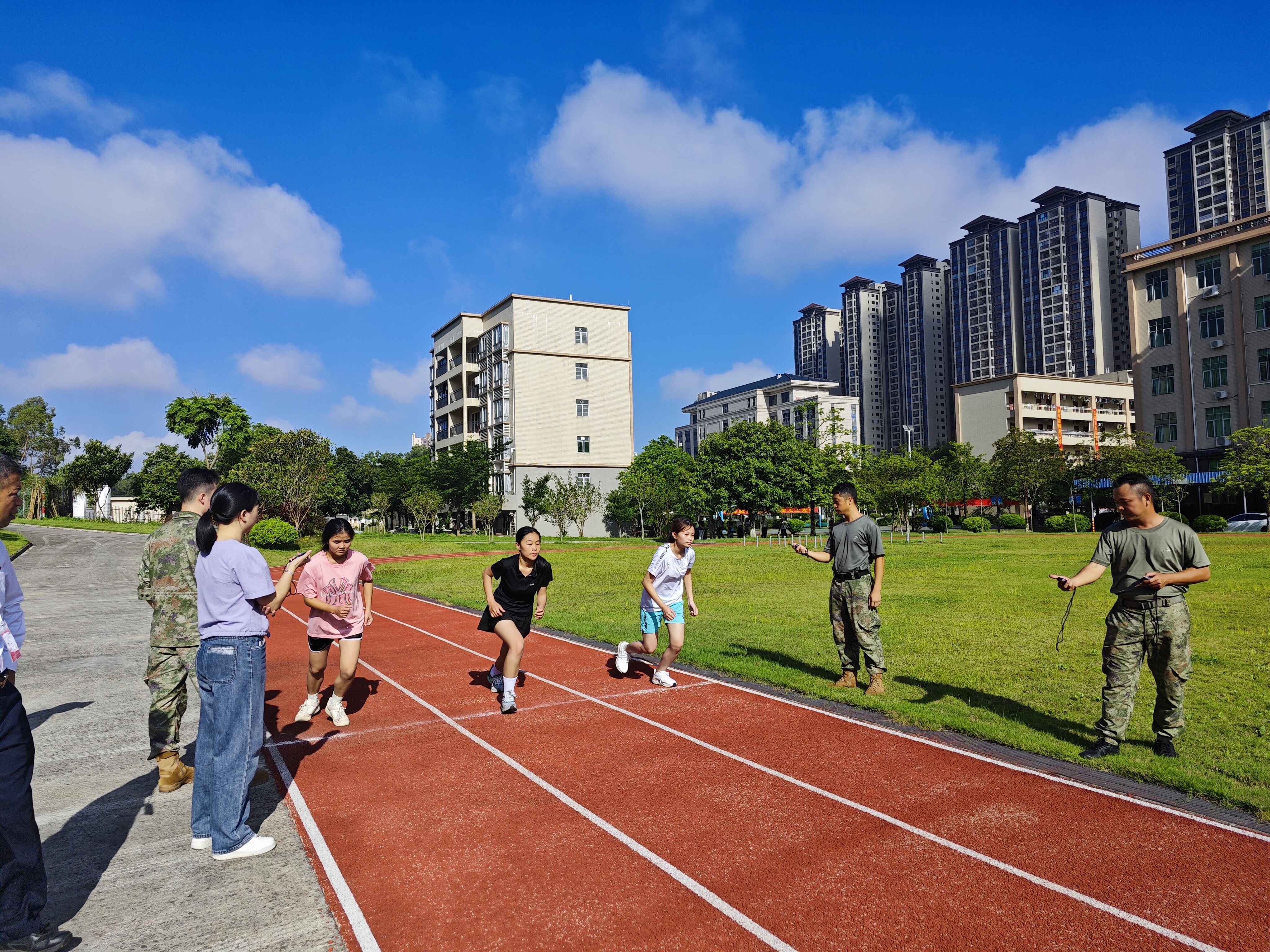 云浮市完成2025年下半年女兵综合素质测评与预定兵工作