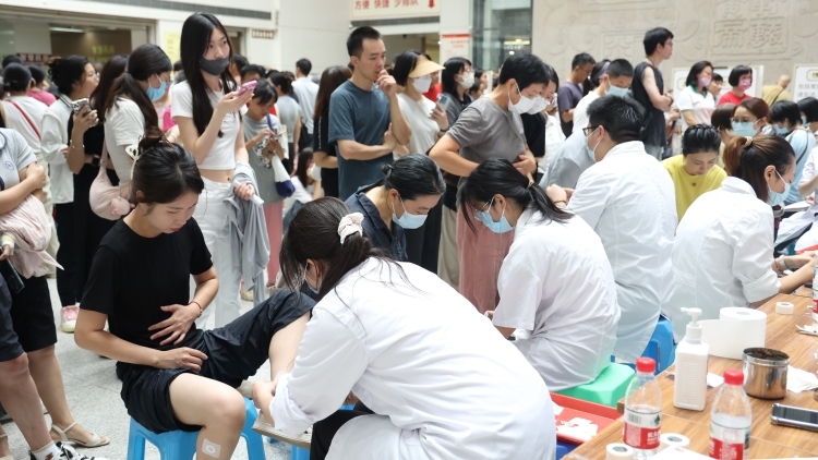 停车不堵、开放夜诊、送医下乡……广中医一院解决患者看病难题