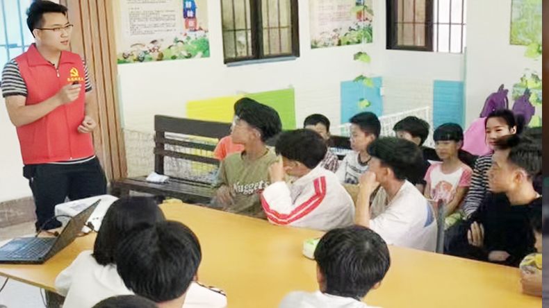 扎根乡土，他用专业社工之光温暖人心