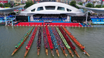 Breathtaking dragon boat race held in Dongguan Breathtaking dragon boat race held in Dongguan