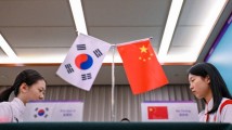 中国围棋亚运会历史首金!李赫“屠龙”崔精,“小魔女”吴依铭立功 中国围棋亚运会历史首金!李赫“屠龙”崔精,“小魔女”吴依铭立功