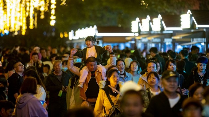 “双节”旅游消费火热 “反向旅游”成新潮流