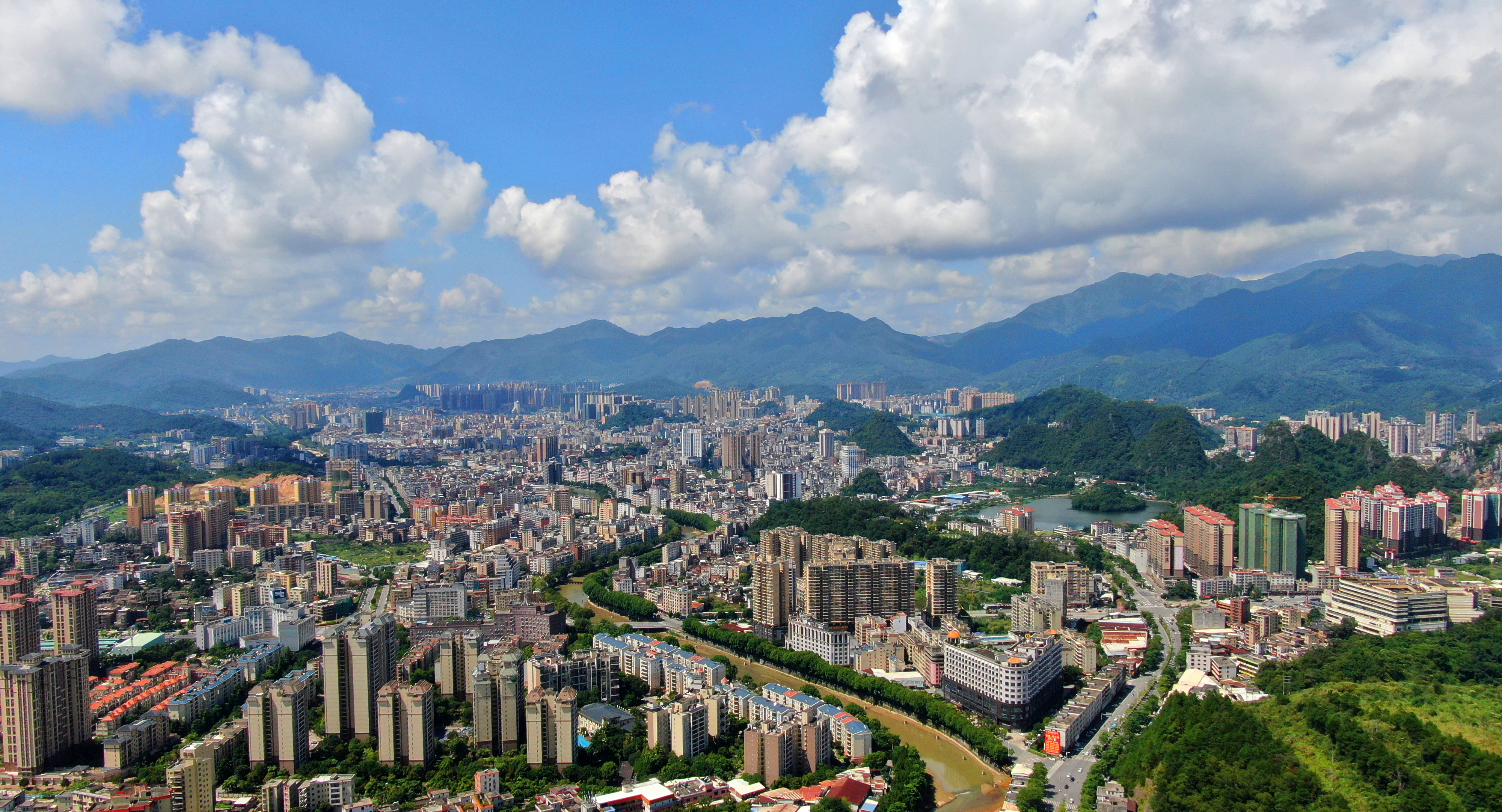 云城区举办学习贯彻《习近平谈治国理政》第五卷专题宣讲会