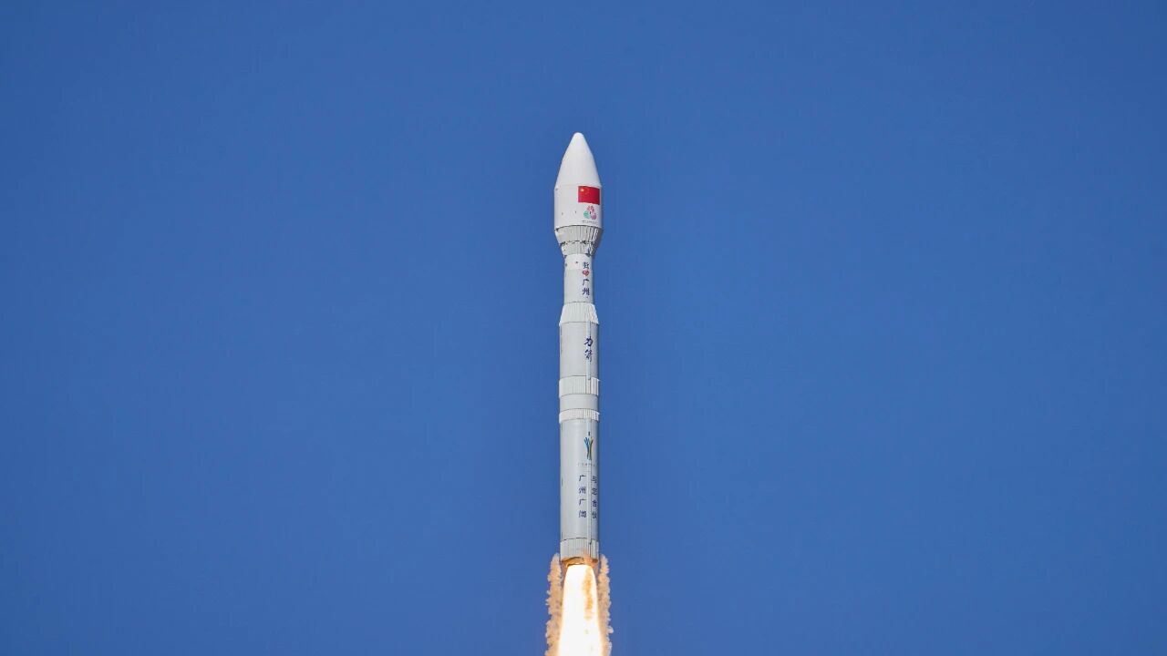 送出“硬核祝福”！“广州南沙造”火箭携十五运会标识升空