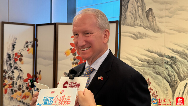 洛杉矶港执行董事尤金·塞罗卡（Eugene Seroka）