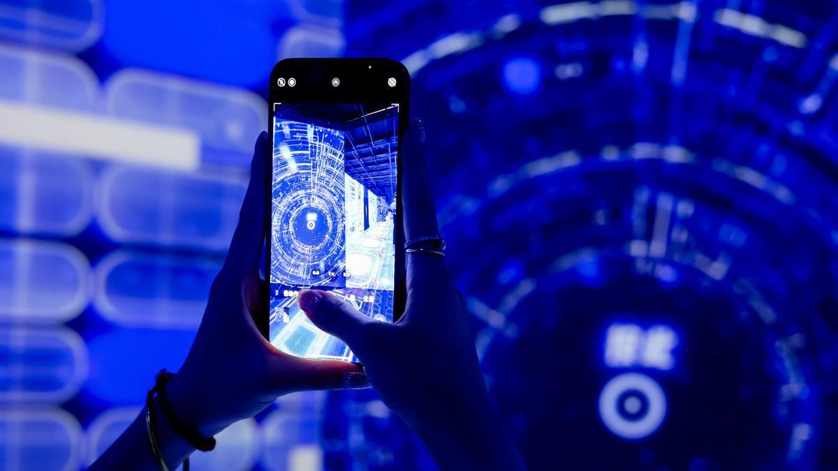 Tech meets art in Hong Kong showcase display