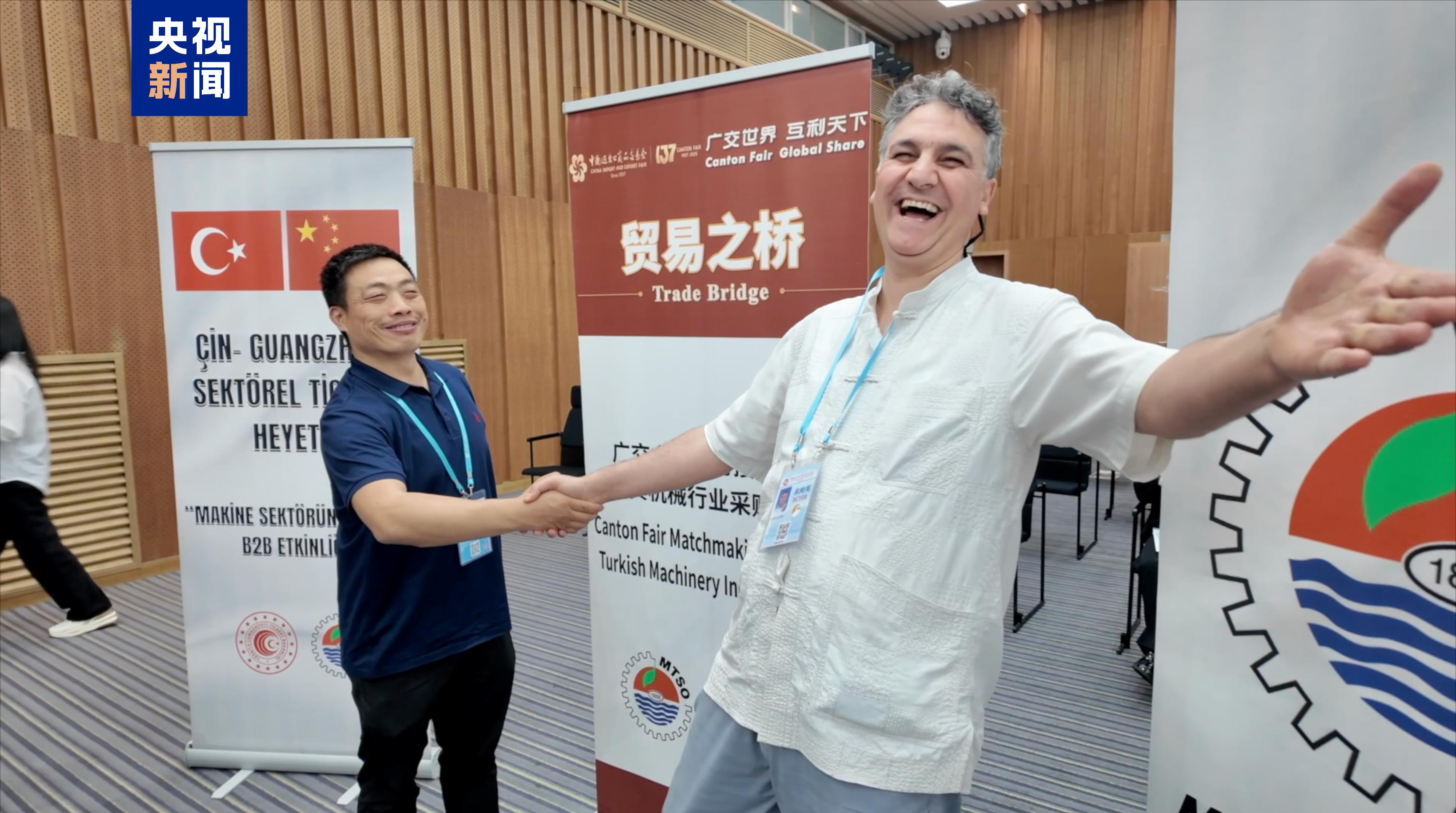 巴以沖突影響巨大 加沙民眾堅(jiān)守家園廢墟