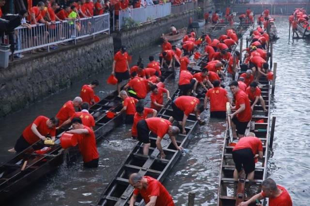 三部門發(fā)文改善停車休息環(huán)境、關(guān)愛貨車司機“急難愁盼”