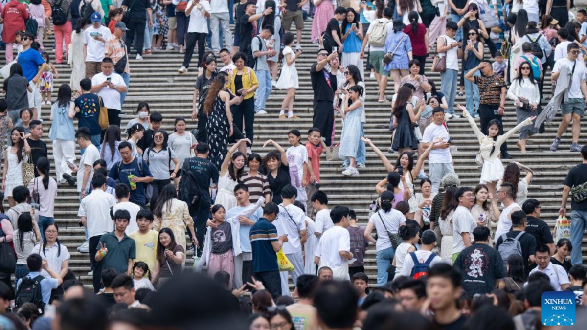 Meteorological authorities issue three weather alerts on final day of May Day holiday