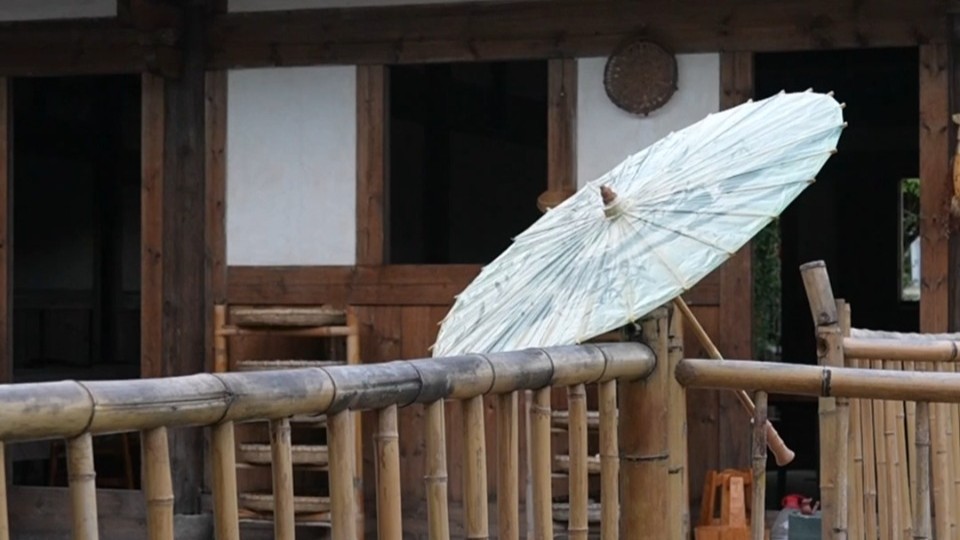 Discover Fujian: Fuzhou oil-paper umbrella
