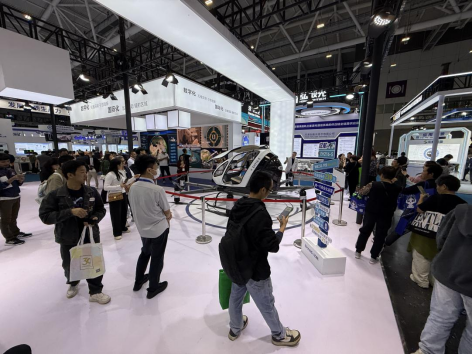 亿航智能在第二十七届高交会上展示EH216-S。图源：亿航智能