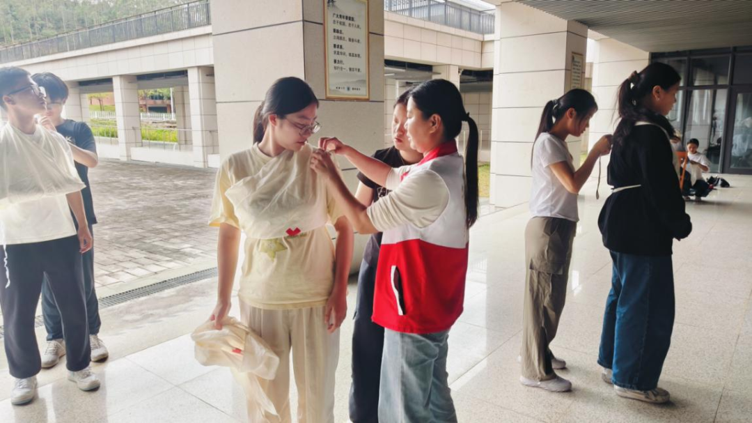 学会急救知识与技能，让校园多一份安全感