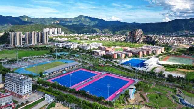 @看曲棍球赛的观众，这份温馨提示请收好→