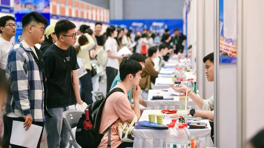 媒体关注｜中国劳动保障报：高质量充分就业的“成功密码”——广东省交出就业创业优秀民生答卷