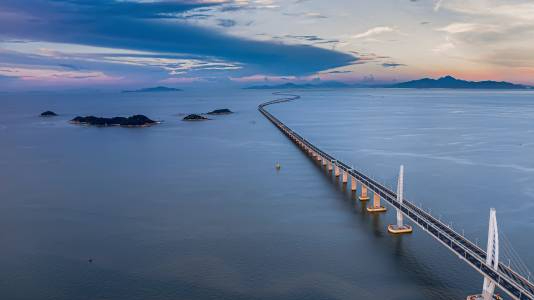 每天都在世界最长的跨海大桥上“兜风”，是一种怎样的体验？