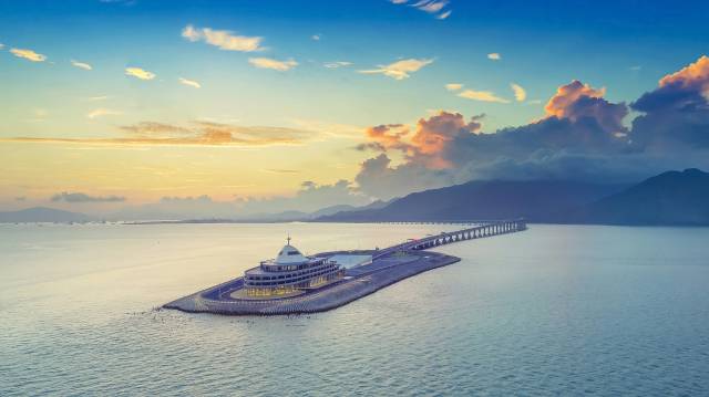 临近香港的东人工岛。 