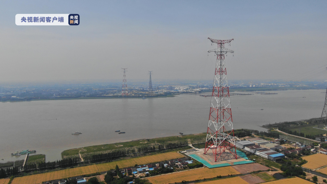 385米！世界最高输电塔第一次跨江架线_南方网