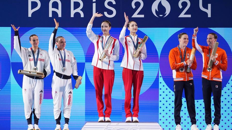 Twins Wang Liuyi/Wang Qianyi claim China's 1st Olympic duet gold in artistic swimming