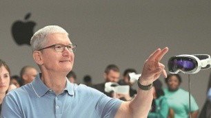 Apple CEO Tim Cook arrives in Beijing