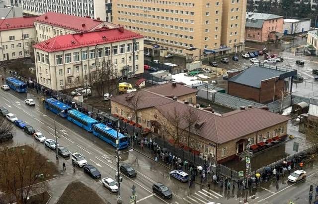 ▲2024年3月23日，俄罗斯莫斯科，民众在加夫里洛夫血液中心外排队，为恐怖袭击的受害者献血 图/视觉中国